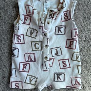 Kate Quinn ABC bodysuit - 3-6 - cream- unisex